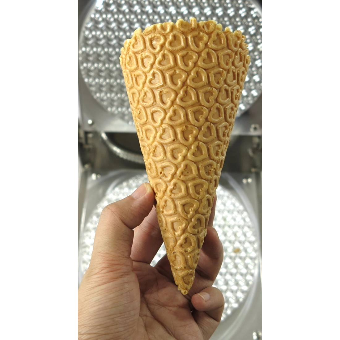 Omaj ,CB-01AX, Stainless Steel Ice Cream Cone Maker Heart Shape - Digital|mkayn | مكاين