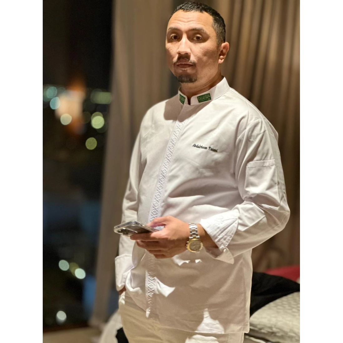 Saudi chef jacket| Najdiya embroidery in white|mkayn | مكاين