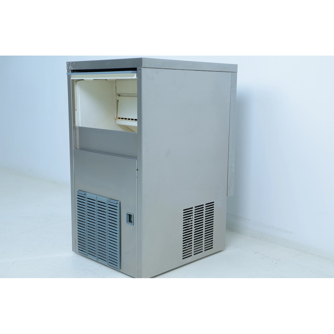 Used NTF ,SL60A, Ice Cube Maker 36 kg|mkayn | مكاين