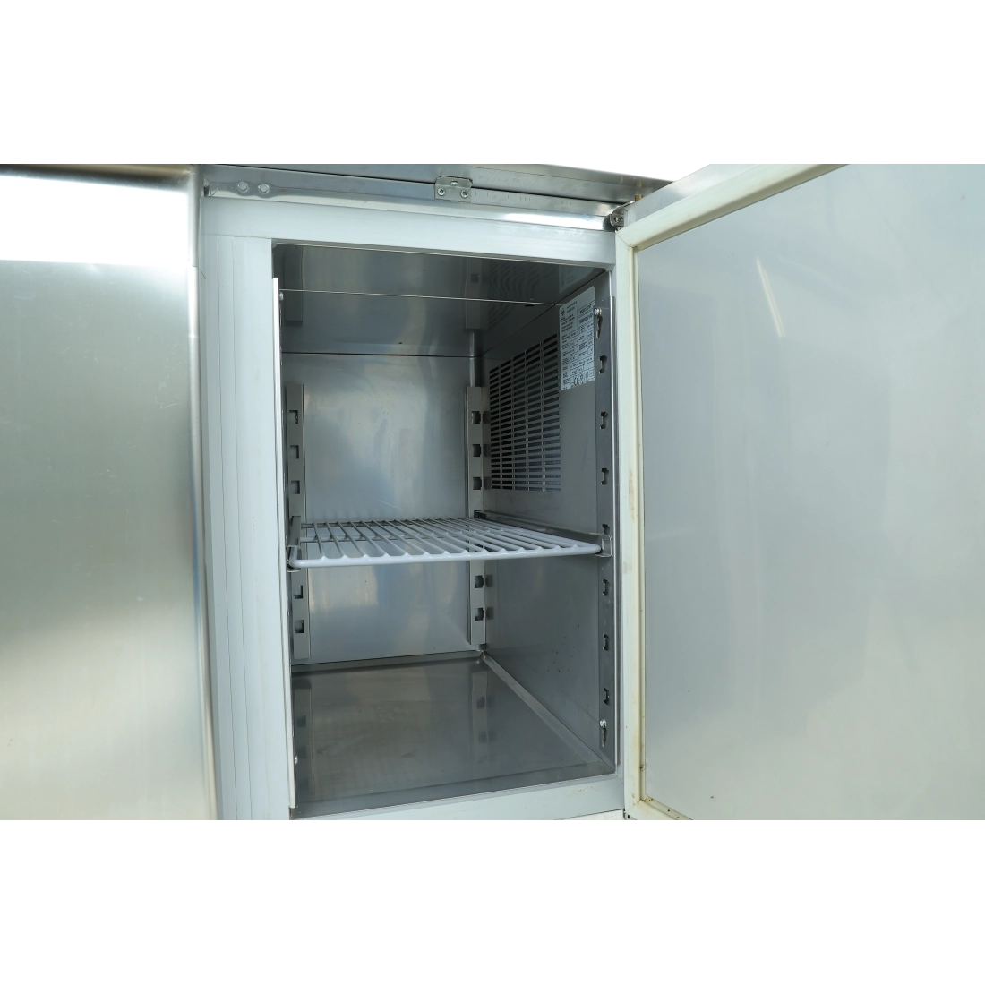 Used Olis Undercounter Refrigerators|mkayn | مكاين