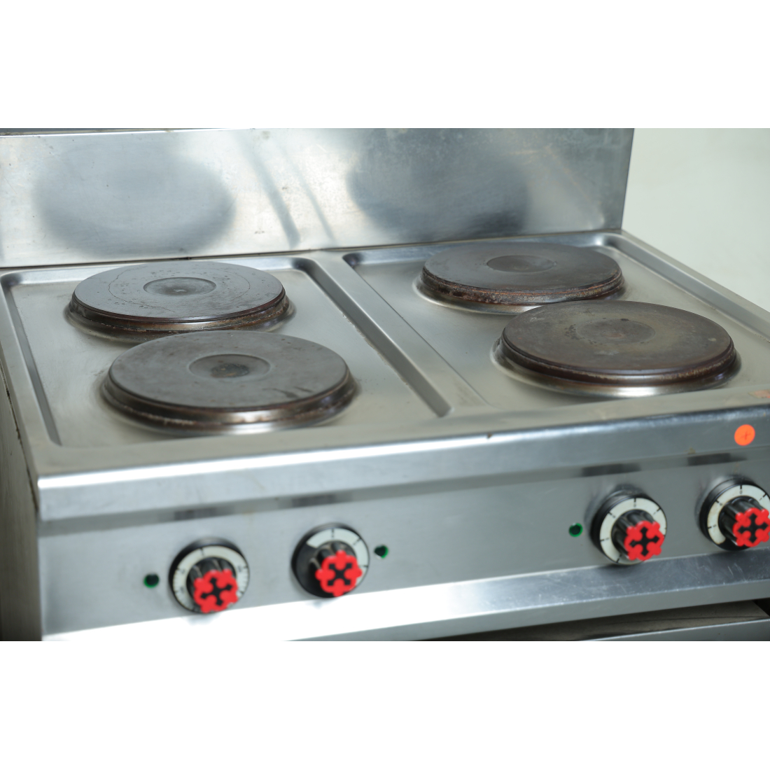 Used Offcar 4-burner electric stove with oven|mkayn | مكاين