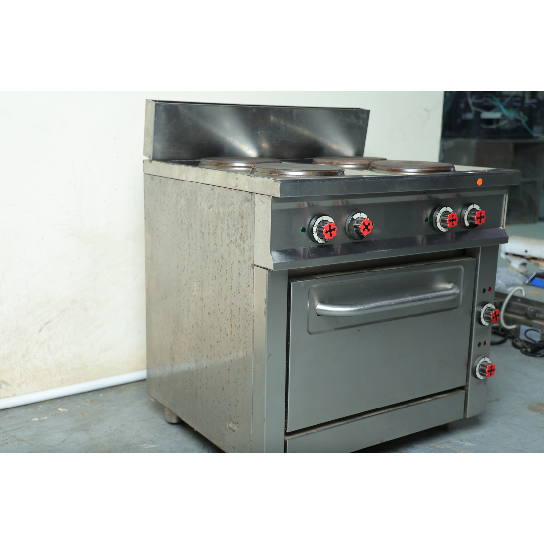 Used Offcar 4-burner electric stove with oven|mkayn | مكاين